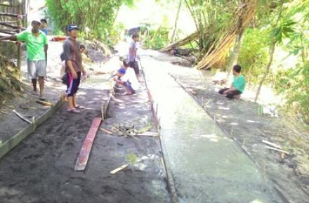 Pembangunan Jalan Lingkungan Pemukiman Sembungan RT 1