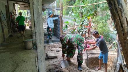 Pembangunan Jamban bagi Warga Miskin di Sambikerep